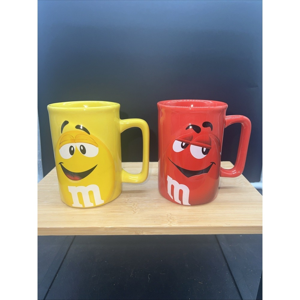 M&M 2011 Official Licensed Embossed 3D Character Coffee Mugs Set of 2 Yellow Red